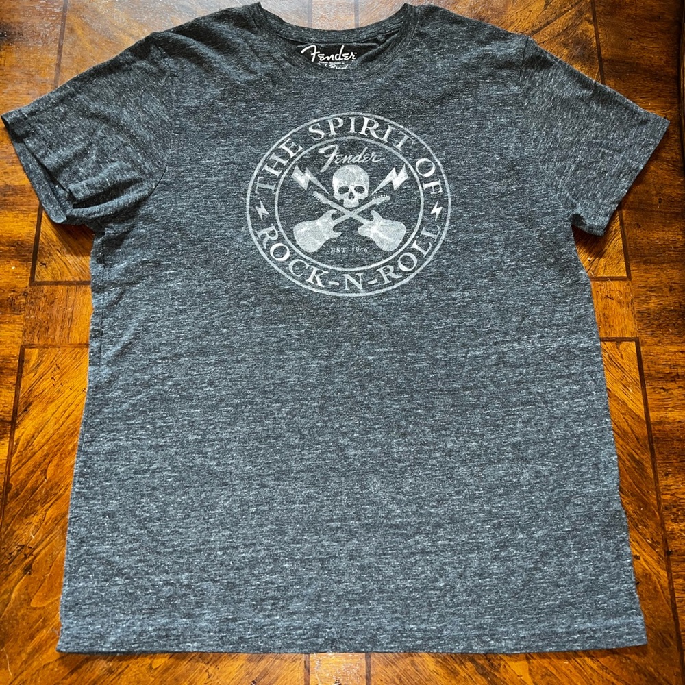 Lucky Fender tee